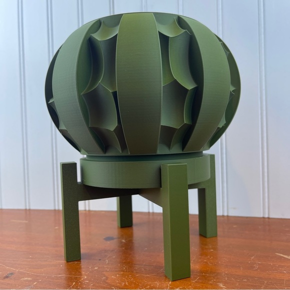 Erma Modern Indoor Planter Pot, Houseplant, Eco-friendly - Picture 5 of 9